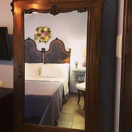Le Stanze Del Borgo Πανσιόν 4*